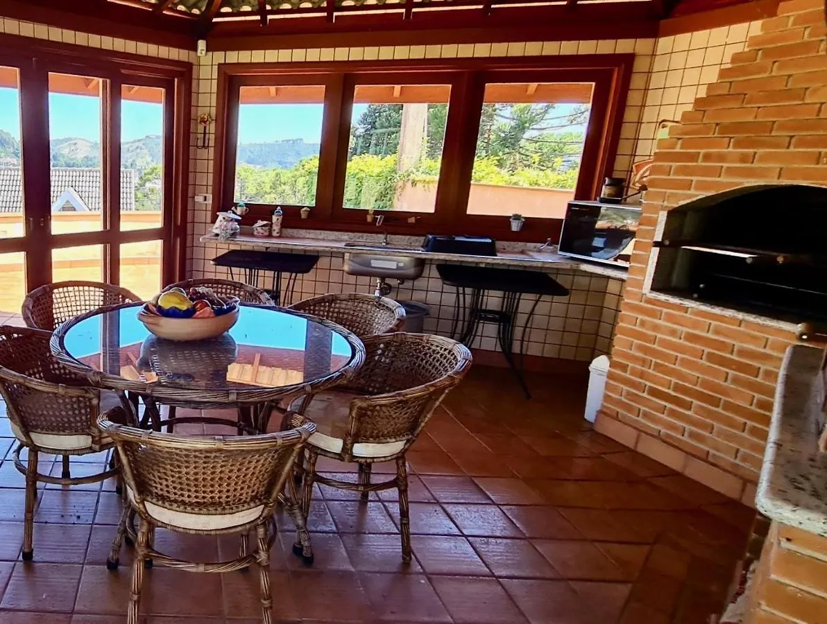 Holiday home Casa 4 Suites Em Bairro De Alto Padrao Proxima Ao Capivari Campos do Jordao